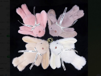 им Зайка арт. YE25901-4 Брелок с лентой на шее "Just for you" цвета микс 1 шт. в пак.)